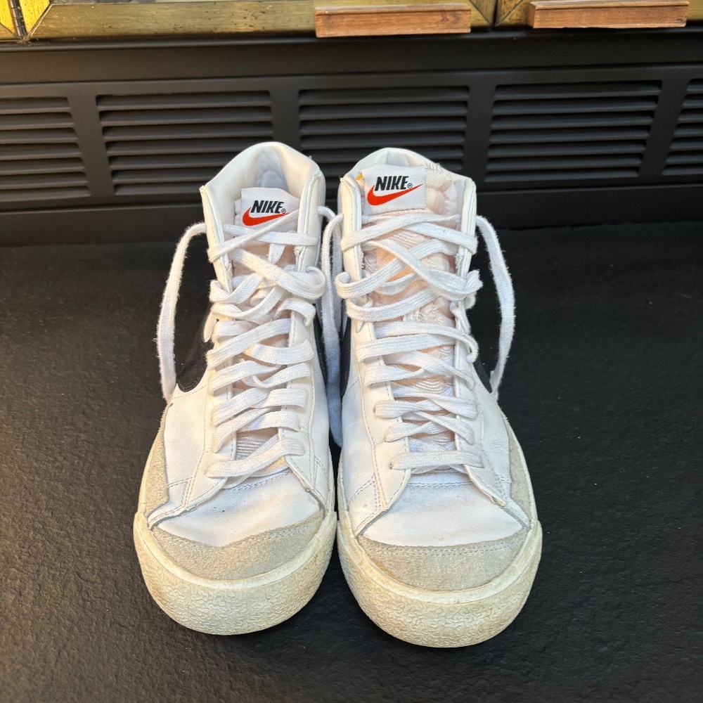 Nike Blazer 77. 9.5